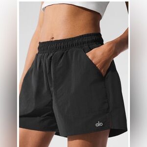 Alo Yoga Alumni Shorts in Black